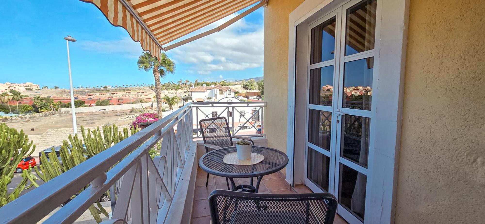 Beautiful El Duque Apartamento